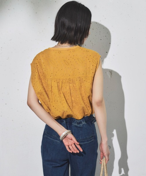 Doux archives(ドゥアルシーヴ)の「レースノースリブラウス(シャツ/ブラウス・レディース・イエロー/サックスブルー/オフホワイト・FREE)」の16枚目の写真