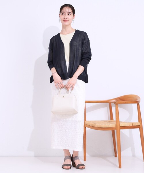 SHOO・LA・RUE（シューラルー）の「【洗える/S-LL】ナチュラル感が上品 サッと羽織れるカーディガン（カーディガン/ボレロ・レディース・ネイビー/ライトベージュ/イエロー系その他/ライトグレー・01/04/03/02）」の14枚目の写真