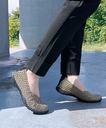 《SNEEKE》メッシュVカットシューズ