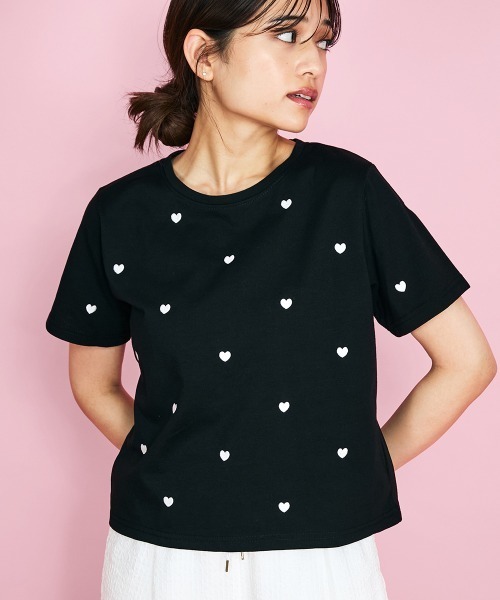 QUEENS COURT(クイーンズコート)の「ハートシシュウTシャツ≪洗濯機で洗える≫(Tシャツ/カットソー・レディース・ブラック/オフホワイト・M)」の18枚目の写真