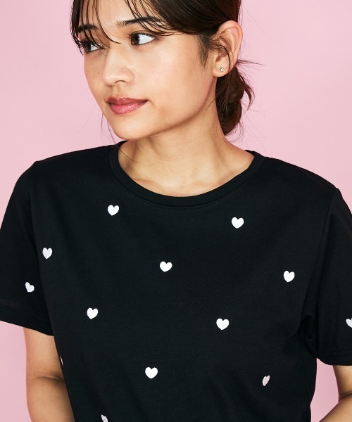 QUEENS COURT(クイーンズコート)の「ハートシシュウTシャツ≪洗濯機で洗える≫(Tシャツ/カットソー・レディース・ブラック/オフホワイト・M)」の17枚目の写真