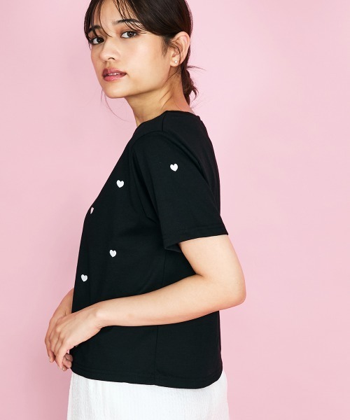 QUEENS COURT(クイーンズコート)の「ハートシシュウTシャツ≪洗濯機で洗える≫(Tシャツ/カットソー・レディース・ブラック/オフホワイト・M)」の14枚目の写真
