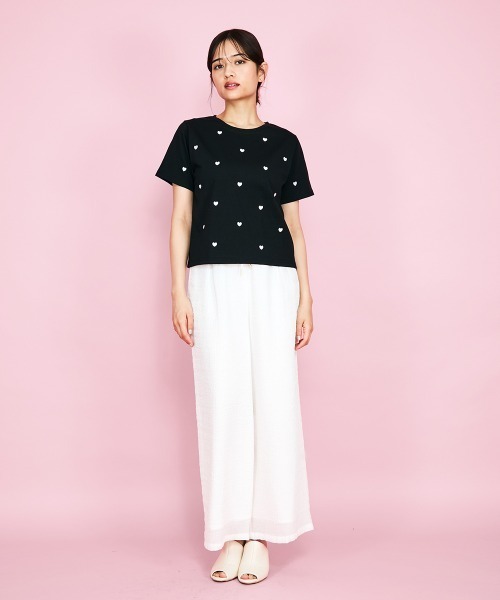 QUEENS COURT(クイーンズコート)の「ハートシシュウTシャツ≪洗濯機で洗える≫(Tシャツ/カットソー・レディース・ブラック/オフホワイト・M)」の6枚目の写真