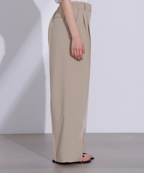 N.（N. Natural Beauty Basic）（エヌエヌナチュラルビューティーベーシック）の「ドライタッチツータックワイドパンツ（スラックス・レディース・チャコールグレー/ブラウン/ベージュ・MEDIUM/SMALL）」の9枚目の写真