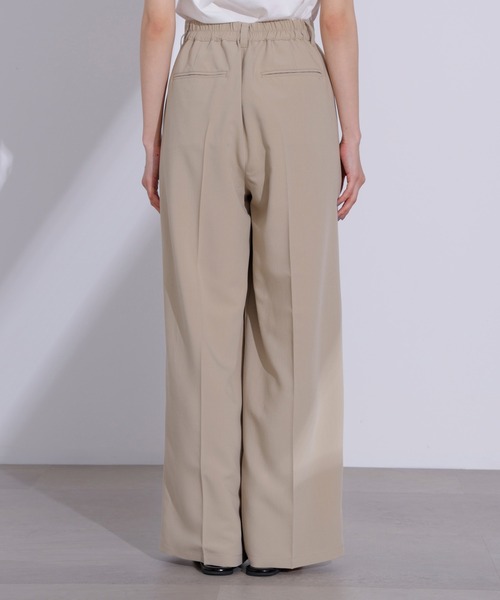 N.（N. Natural Beauty Basic）（エヌエヌナチュラルビューティーベーシック）の「ドライタッチツータックワイドパンツ（スラックス・レディース・チャコールグレー/ブラウン/ベージュ・MEDIUM/SMALL）」の10枚目の写真