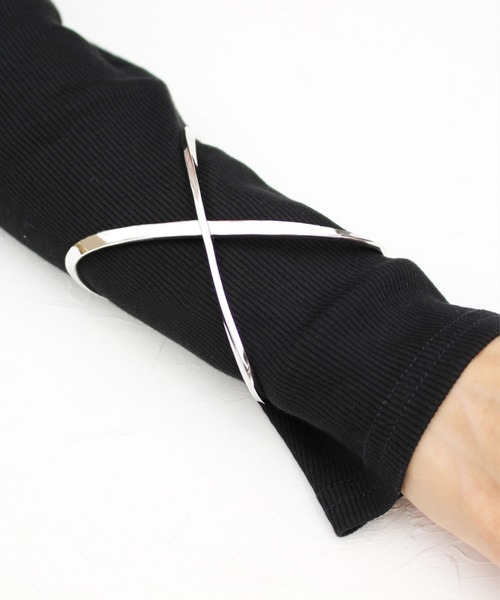 JUPITER（ジュピター）の「【SV】クロスインフィニティバングル（バングル/リストバンド・レディース・シルバー・FREE）」の3枚目の写真