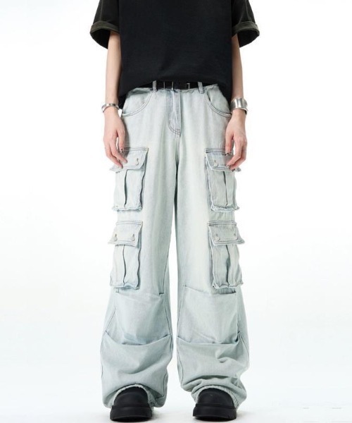FreeZone(フリーゾーン)の「ライトウォッシュカーゴデニムワイドパンツ(デニムパンツ・メンズ・ライトブルー・S/M/L)」の7枚目の写真