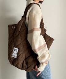 Java（ジャバ）の「《JaVaジャバ コラボ》大容量！ふわもち素材♪スウェードライクキルティングトートバッグ（チャームフック付き）（トートバッグ）」