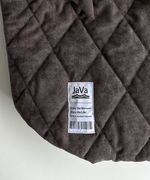 Java（ジャバ）の「《JaVaジャバ コラボ》大容量！ふわもち素材♪スウェードライクキルティングトートバッグ（チャームフック付き）（トートバッグ・レディース・チャコールグレー/ブラウン・ONE SIZE）」の9枚目の写真