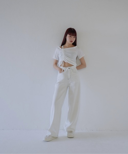 Uenui(ウニュイ)の「【 cunii 】 アシメオフショルドロストトップス(Tシャツ/カットソー・レディース・ホワイト/ブラック・FREE)」の3枚目の写真