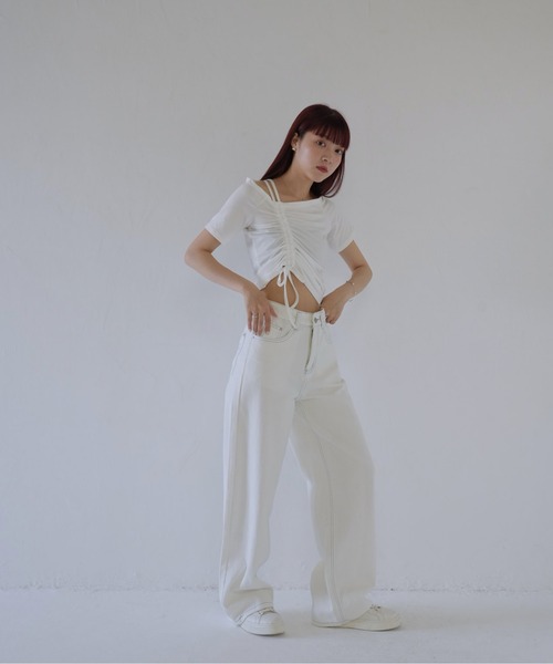 Uenui(ウニュイ)の「【 cunii 】 アシメオフショルドロストトップス(Tシャツ/カットソー・レディース・ホワイト/ブラック・FREE)」の13枚目の写真