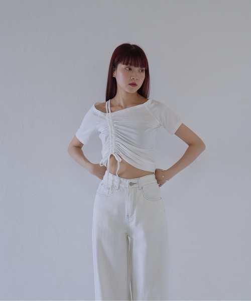 Uenui(ウニュイ)の「【 cunii 】 アシメオフショルドロストトップス(Tシャツ/カットソー・レディース・ホワイト/ブラック・FREE)」の19枚目の写真