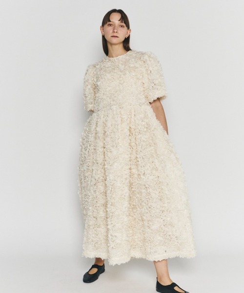 PERNA(ペルナ) ケープワンピース ホワイト PERNA（ペルナ）の「ケープワンピース（ワンピース）」 - WEAR