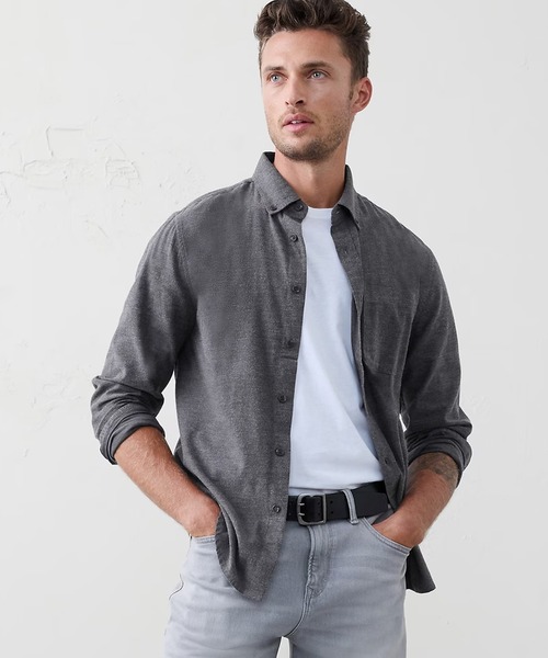 BANANA REPUBLIC FACTORY STORE(バナナリパブリック ファクトリーストア)の「BANANA REPUBLIC FACTORY STORE ライトウェイト フランネル シャツ(シャツ/ブラウス・メンズ・ベージュ/チャコールグレー/ネイビー/オレンジ/マルチ/カーキ/グレー・L/XL/M/S)」の1枚目の写真