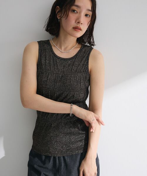 Petit fleur(プチフルール)の「・Petit Fleur シャーリングラメタンクトップ(タンクトップ・レディース・ベージュ/ゴールド/ホワイト/シルバー・FREE)」の1枚目の写真