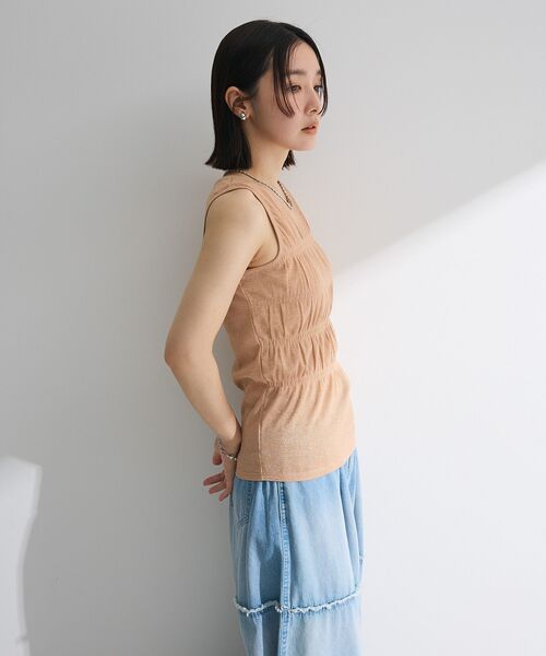 Petit fleur(プチフルール)の「・Petit Fleur シャーリングラメタンクトップ(タンクトップ・レディース・ベージュ/ゴールド/ホワイト/シルバー・FREE)」の15枚目の写真