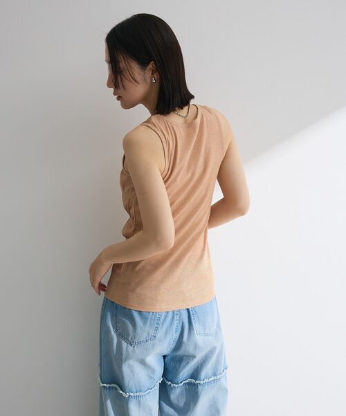 Petit fleur(プチフルール)の「・Petit Fleur シャーリングラメタンクトップ(タンクトップ・レディース・ベージュ/ゴールド/ホワイト/シルバー・FREE)」の16枚目の写真