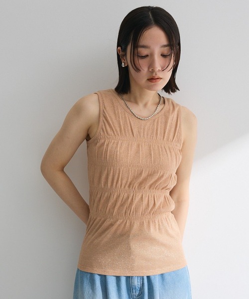 Petit fleur(プチフルール)の「・Petit Fleur シャーリングラメタンクトップ(タンクトップ・レディース・ベージュ/ゴールド/ホワイト/シルバー・FREE)」の3枚目の写真