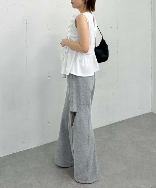 archives(アルシーヴ)の「フリルドロストノースリーブTOPS(Tシャツ/カットソー・レディース・オフホワイト/ブラック/ブラウン・MEDIUM)」の10枚目の写真