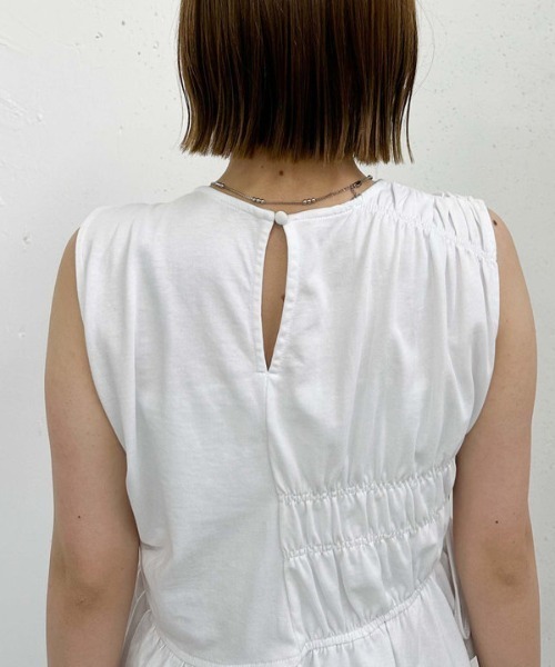 archives(アルシーヴ)の「フリルドロストノースリーブTOPS(Tシャツ/カットソー・レディース・オフホワイト/ブラック/ブラウン・MEDIUM)」の16枚目の写真