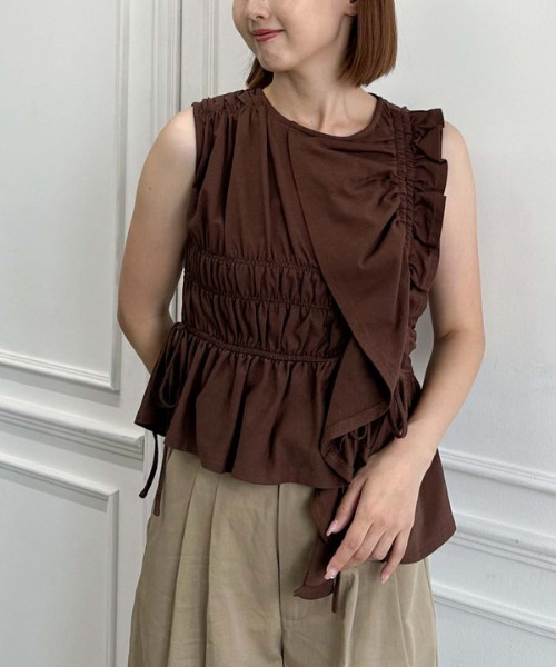 archives(アルシーヴ)の「フリルドロストノースリーブTOPS(Tシャツ/カットソー・レディース・オフホワイト/ブラック/ブラウン・MEDIUM)」の19枚目の写真