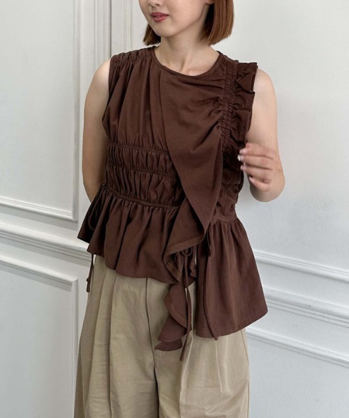 archives(アルシーヴ)の「フリルドロストノースリーブTOPS(Tシャツ/カットソー・レディース・オフホワイト/ブラック/ブラウン・MEDIUM)」の20枚目の写真
