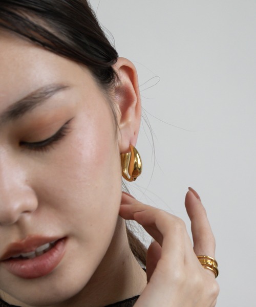 abaskdesign(アバスクデザイン)の「金属アレルギー対応 ボリュームフープピアス(ピアス(両耳用)・レディース・シルバー/ゴールド・FREE)」の3枚目の写真