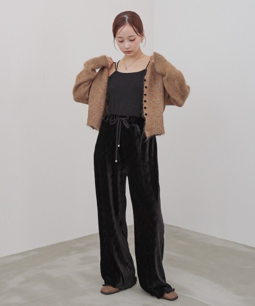 Bab(バブ)の「【S・Mサイズ展開】ベロアウェーブプリーツイージーパンツ(その他パンツ・レディース・ブラック/グレイッシュベージュ/ブラウン・S/M)」の5枚目の写真