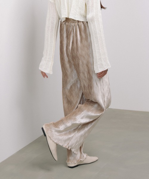 Bab(バブ)の「【S・Mサイズ展開】ベロアウェーブプリーツイージーパンツ(その他パンツ・レディース・ブラック/グレイッシュベージュ/ブラウン・S/M)」の16枚目の写真