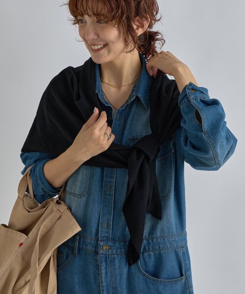 RIVE DROITE(リヴドロワ)の「【新色追加/リバイバル】【MONN.:.(モン)】サンカクストール(ストール/ショール・レディース・レッド/ブラック/グレー/チャコールグレー/イエロー/ライトグレー/サックスブルー・FREE)」の2枚目の写真