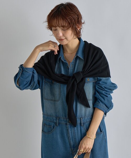 RIVE DROITE(リヴドロワ)の「【新色追加/リバイバル】【MONN.:.(モン)】サンカクストール(ストール/ショール・レディース・レッド/ブラック/グレー/チャコールグレー/イエロー/ライトグレー/サックスブルー・FREE)」の10枚目の写真