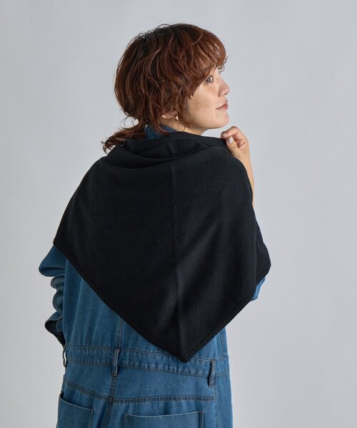 RIVE DROITE(リヴドロワ)の「【新色追加/リバイバル】【MONN.:.(モン)】サンカクストール(ストール/ショール・レディース・レッド/ブラック/グレー/チャコールグレー/イエロー/ライトグレー/サックスブルー・FREE)」の12枚目の写真