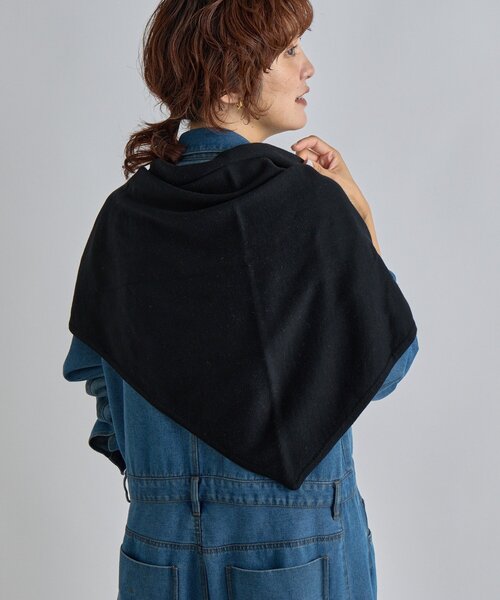 RIVE DROITE(リヴドロワ)の「【新色追加/リバイバル】【MONN.:.(モン)】サンカクストール(ストール/ショール・レディース・レッド/ブラック/グレー/チャコールグレー/イエロー/ライトグレー/サックスブルー・FREE)」の13枚目の写真