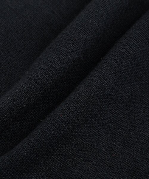 RIVE DROITE(リヴドロワ)の「【新色追加/リバイバル】【MONN.:.(モン)】サンカクストール(ストール/ショール・レディース・レッド/ブラック/グレー/チャコールグレー/イエロー/ライトグレー/サックスブルー・FREE)」の17枚目の写真