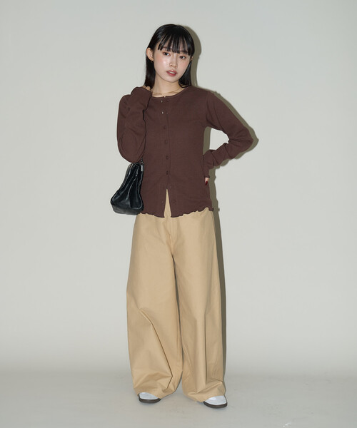 PUBLUX(パブリュクス)の「PUBLUX/パブリュクス スラッシュポケット付 バレルパンツ 限定展開(その他パンツ・レディース・ブラウン/ベージュ・S/M)」の4枚目の写真