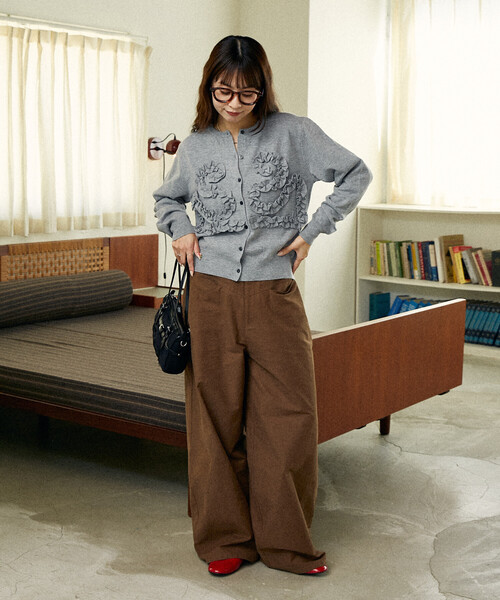 PUBLUX(パブリュクス)の「PUBLUX/パブリュクス スラッシュポケット付 バレルパンツ 限定展開(その他パンツ・レディース・ブラウン/ベージュ・S/M)」の22枚目の写真