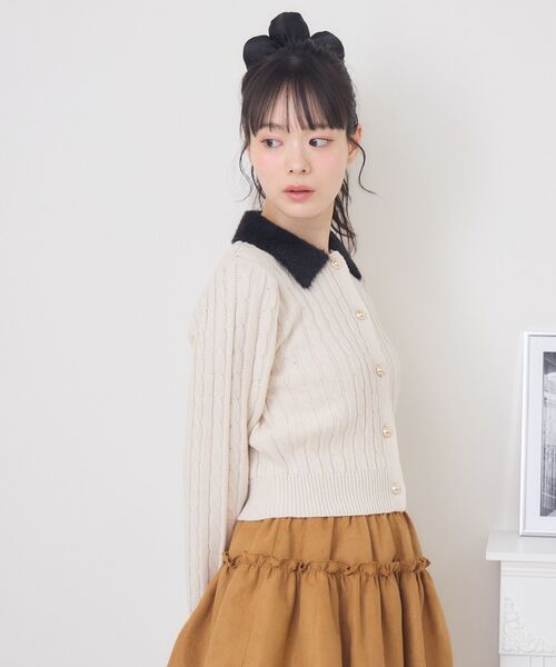 ems excite(エムズエキサイト)の「シャギー襟ケーブルカーディガン(ニット/セーター・レディース・ワインレッド/ダークグレー/ナチュラル・FREE)」の11枚目の写真