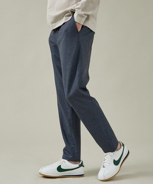 ABAHOUSE（アバハウス）の「【360°ストレッチ】ノータック リバーポンチ イージーパンツ / スリムテーパード（その他パンツ・メンズ・ベージュ/ダークネイビー/チャコールグレー・48/46/44/50）」の17枚目の写真