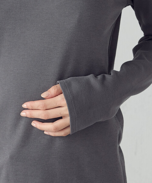 COMME CA ISM(コムサイズム)の「吸湿発熱 ハイネックTシャツ(Tシャツ/カットソー・レディース・ネイビー/ホワイト/ブラック/グレー・MEDIUM/LARGE)」の15枚目の写真