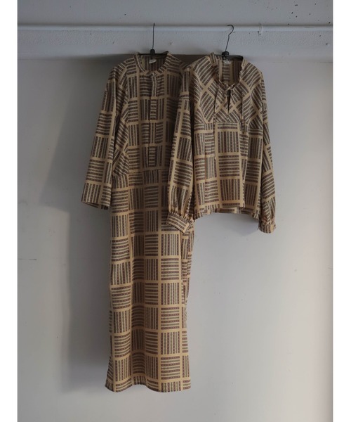 ヴィンテージスカーフPT スタンドネックワンピース | NOMBRE IMPAIR