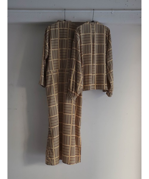 セール】ヴィンテージスカーフPT スタンドネックワンピース