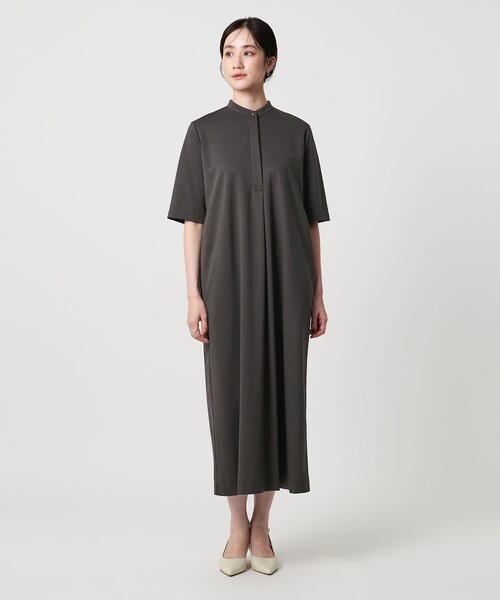 UNITED ARROWS（ユナイテッドアローズ）の「ポンチ ハーフスリーブ ワンピース ‐ウォッシャブル‐（ワンピース・レディース・ブラック/ダークグレー・FREE）」の17枚目の写真