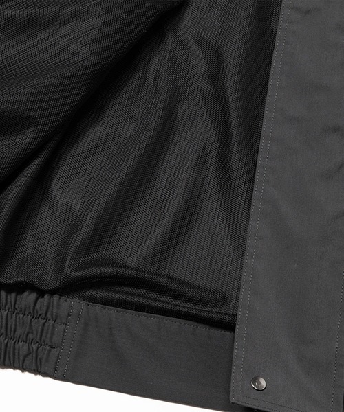 meanswhile(ミーンズワイル)の「Old School Alpinix Windbreaker(その他アウター・メンズ・チャコール/ブラック・2(M)/4(XL))」の9枚目の写真