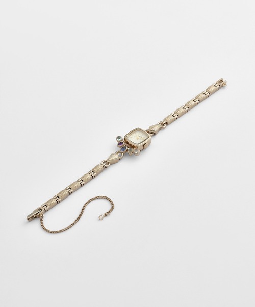 agete(アガット)の「《Limited Edition》スクエアフェイスジュエリーウォッチ(アナログ腕時計・レディース・イエロー系その他・フリー)」の5枚目の写真