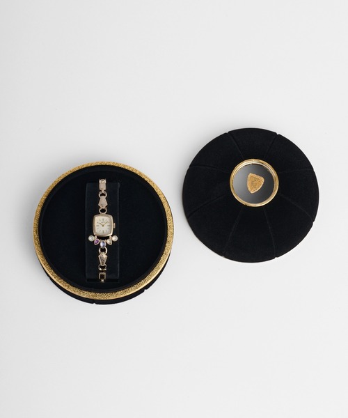 agete(アガット)の「《Limited Edition》スクエアフェイスジュエリーウォッチ(アナログ腕時計・レディース・イエロー系その他・フリー)」の7枚目の写真