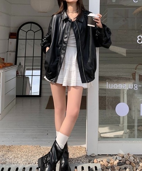 LADY LIKE(レディライク)の「オーバーサイズフェイクレザーシングルジャケット(ブルゾン・レディース・ブラック/ブラウン・M)」の14枚目の写真