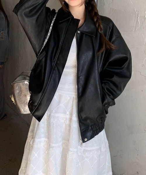 LADY LIKE(レディライク)の「オーバーサイズフェイクレザーシングルジャケット(ブルゾン・レディース・ブラック/ブラウン・M)」の17枚目の写真