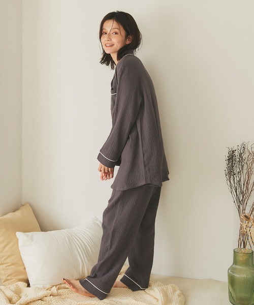 cross marche（クロスマルシェ）の「【LAFUKU/ラフク】パイピングデザインダブルガーゼパジャマ綿100％《上下セット》（ルームウェア/パジャマ・レディース・アイボリー/ベージュ/チャコール・LL/L/M）」の16枚目の写真