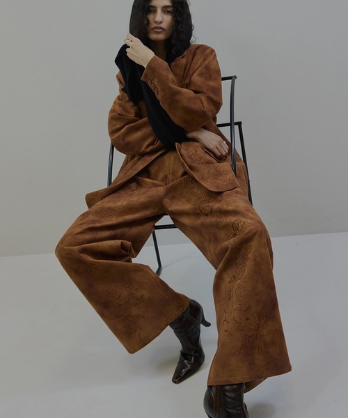 Ameri Vintage テーラードジャケット＆ロールアップパンツ SYNTHETIC SUEDE EMBROIDERY PANTS（その他パンツ）｜Ameri（アメリ