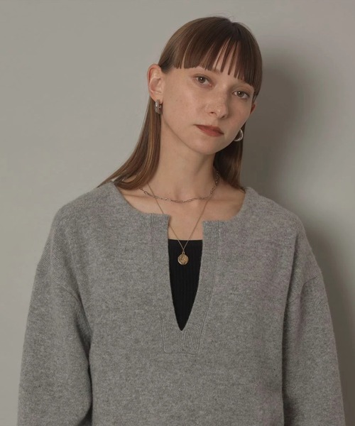 CADUNE（カデュネ）の「アクア深Vニット（ニット/セーター）」 - WEAR